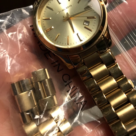 Michael Kors Watch PRICE DROP! - Picture 7 of 8